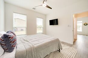 Canyon Lake Oasis: Backyard & Wraparound Deck!