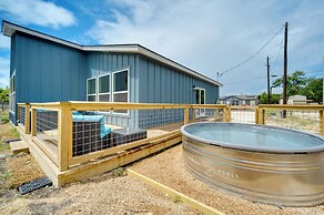 Canyon Lake Oasis: Backyard & Wraparound Deck!