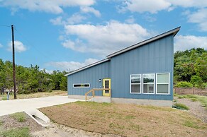 Canyon Lake Oasis: Backyard & Wraparound Deck!