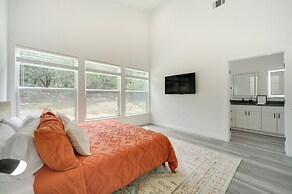 Canyon Lake Oasis: Backyard & Wraparound Deck!