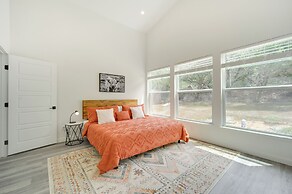 Canyon Lake Oasis: Backyard & Wraparound Deck!