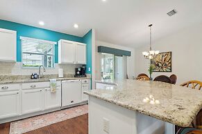 Charming Villages Home w/ Lanai & Golf Cart!