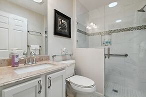 Charming Villages Home w/ Lanai & Golf Cart!