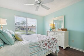 Charming Villages Home w/ Lanai & Golf Cart!