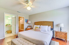 Charming Villages Home w/ Lanai & Golf Cart!