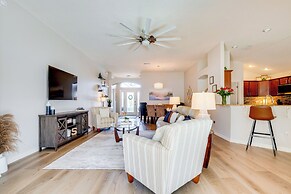 Private Lanai & Pool Access: Home in the Villages!