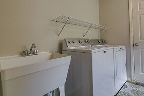 Private Lanai & Pool Access: Home in the Villages!