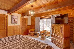 Pet-friendly Bayfield Cabin w/ Game Room & Hot Tub