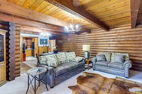 Pet-friendly Bayfield Cabin w/ Game Room & Hot Tub