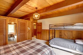 Pet-friendly Bayfield Cabin w/ Game Room & Hot Tub