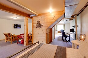 Mtn Views & Fireplace: Grand Lake Cabin Rental!