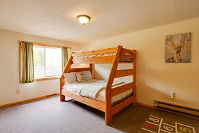 Mtn Views & Fireplace: Grand Lake Cabin Rental!