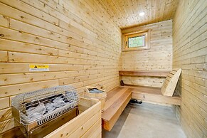 Bayfield Waterfront Cabin: Game Room & Lake Views!