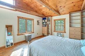Meredith Home w/ Deck: 6 Mi to Lake Winnipesaukee!
