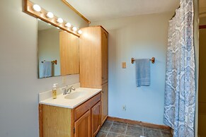 Meredith Home w/ Deck: 6 Mi to Lake Winnipesaukee!