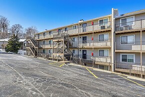 Lake of the Ozarks Condo w/ Screened Porch