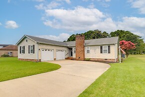 New Bern Vacation Rental w/ Community Amenities!