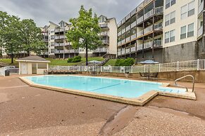 Osage Beach Getaway: Lakefront Condo w/ Pool!