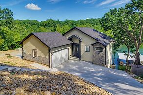 Lakefront Osage Beach Retreat w/ Boat Slip!