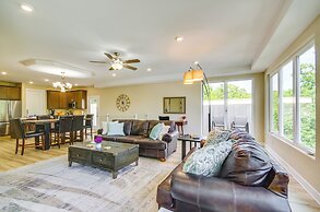 Lakefront Osage Beach Retreat w/ Boat Slip!