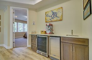 Lakefront Osage Beach Retreat w/ Boat Slip!