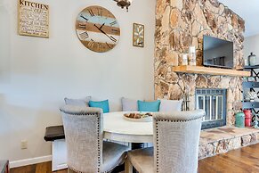 Walk to Pool + Lake: Cozy Osage Beach Condo