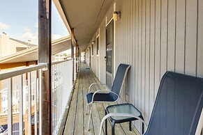 Walk to Pool + Lake: Cozy Osage Beach Condo