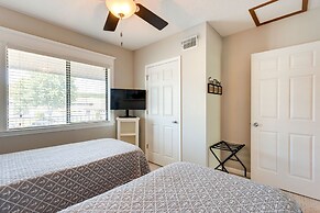 Walk to Pool + Lake: Cozy Osage Beach Condo