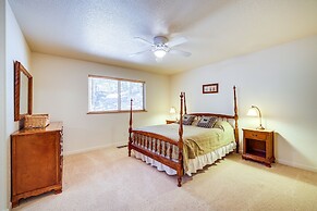 Spacious Vacation Rental Cabin ~ 4 Mi to Big Trees