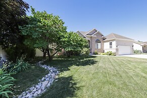 Cozy American Fork Retreat w/ Electric Fireplace