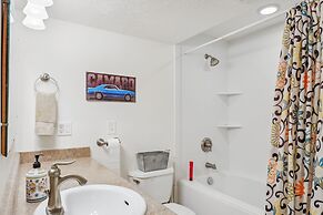 Cozy American Fork Retreat w/ Electric Fireplace