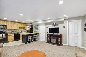 Cozy American Fork Retreat w/ Electric Fireplace