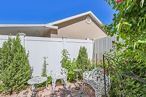 Cozy American Fork Retreat w/ Electric Fireplace
