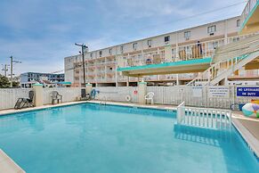 Wildwood Condo w/ Community Pool: Walk to Beach!