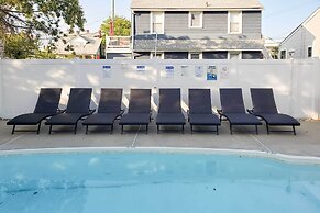 North Wildwood Townhome < 1/2 Mi to Beach!