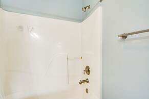 North Wildwood Townhome < 1/2 Mi to Beach!