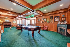 Expansive Payson Golf Retreat w/ Games + Hot Tub!