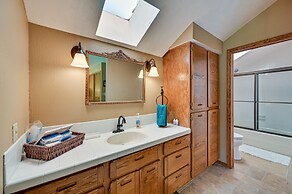 Hot Tub + Games: Spacious Golf Retreat in Payson