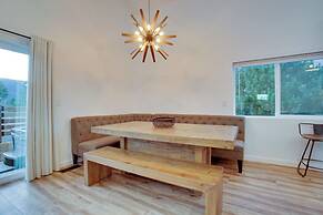 Modern Donnelly Cabin w/ Private Hot Tub