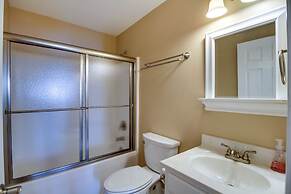 Smith Mountain Lake Getaway w/ Private Dock!