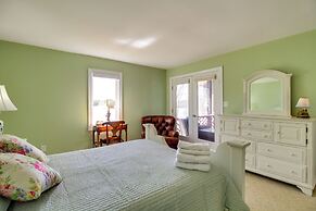 Smith Mountain Lake Getaway w/ Private Dock!