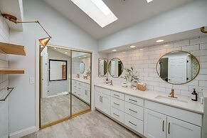 Bakersfield Oasis: Private Pool, Hot Tub & Patio!