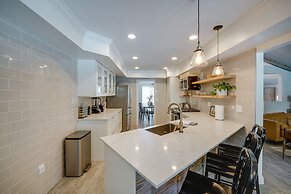 Bakersfield Oasis: Private Pool, Hot Tub & Patio!