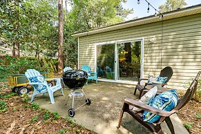 Charming Wilmington Home w/ Patio ~ 7 Mi to Beach!