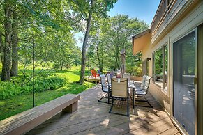 Pennsylvania Retreat w/ Sauna, Pool Table & Deck!