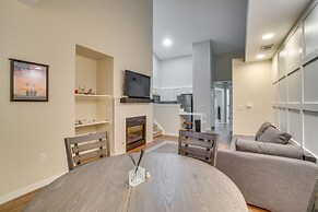 16 Mi to Dia: Townhome w/ Fireplace in Aurora