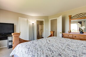 Spacious Aurora Home: 20 Mi to Downtown Denver!