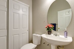 Spacious Aurora Home: 20 Mi to Downtown Denver!