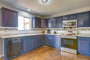 Spacious Aurora Home: 20 Mi to Downtown Denver!