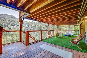 Unique Larkspur Cabin w/ Treetop Mountain Views!